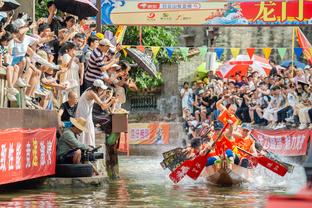 泰晤士：曼联球迷退回大量季票，对谢菲联仍有门票可以出售